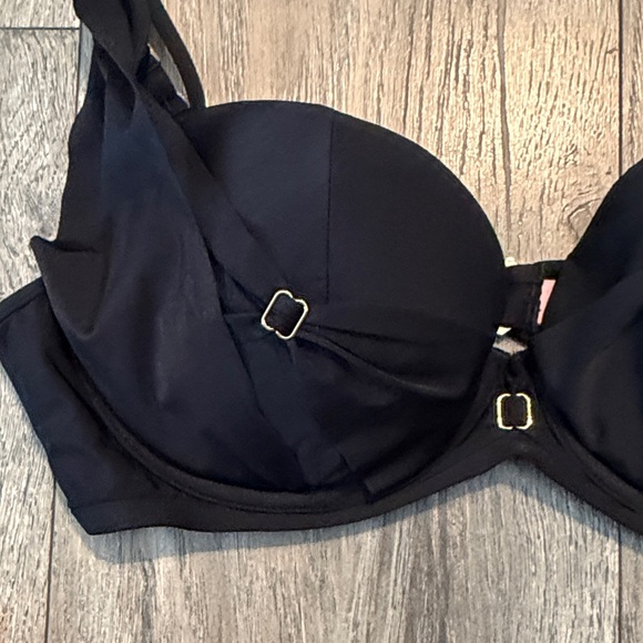 Agent Provocateur Black Bra with Strap Details - Picture 4 of 9